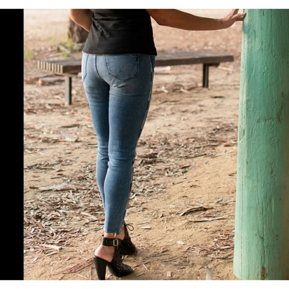 Mavi Adriana distressed mid rise skinny ankle jean raw hem size 25 - Picture 2 of 16